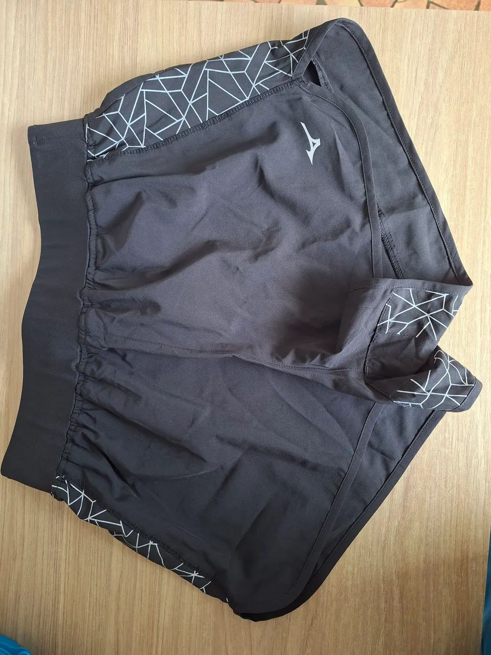 Shorts Mizuno Neo Feminino, Tamanho P. Excelente oportunidade!