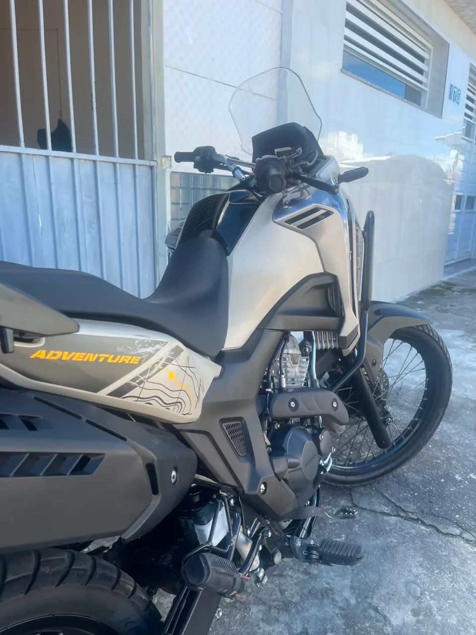 Troco Sahara300 ADV em carro  - Foto 3