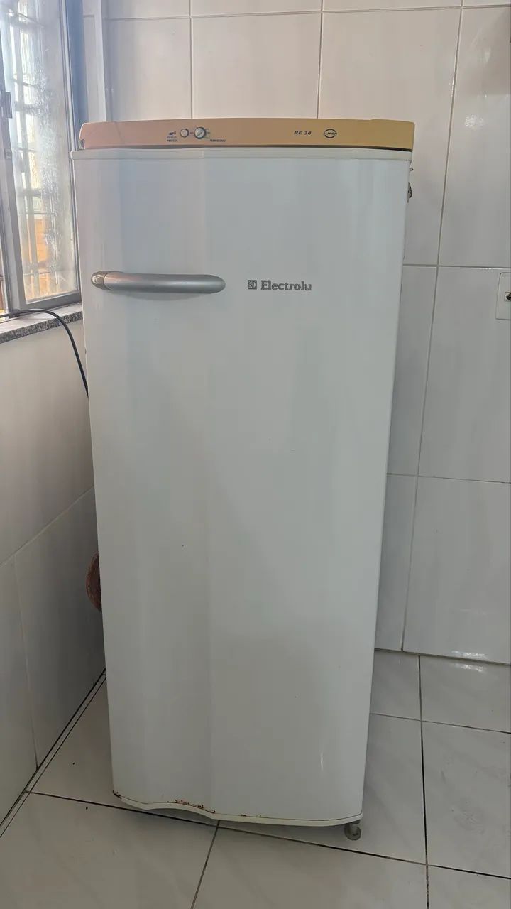 Geladeira Electrolux Compacta 240L - Ótimo Estado! - Foto 5