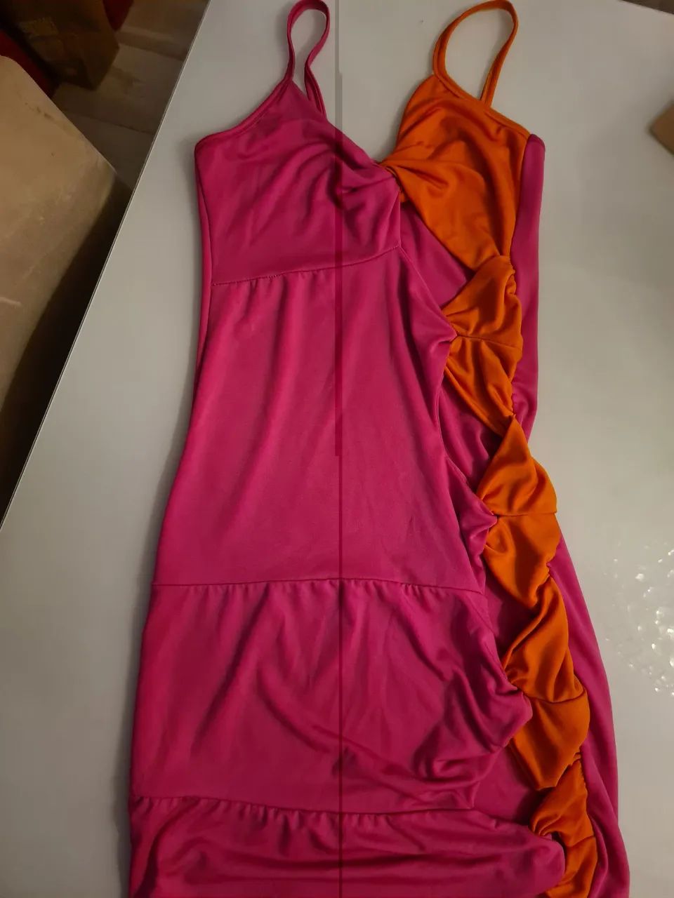 Vestido desconstruido com nós - rosa e laranja