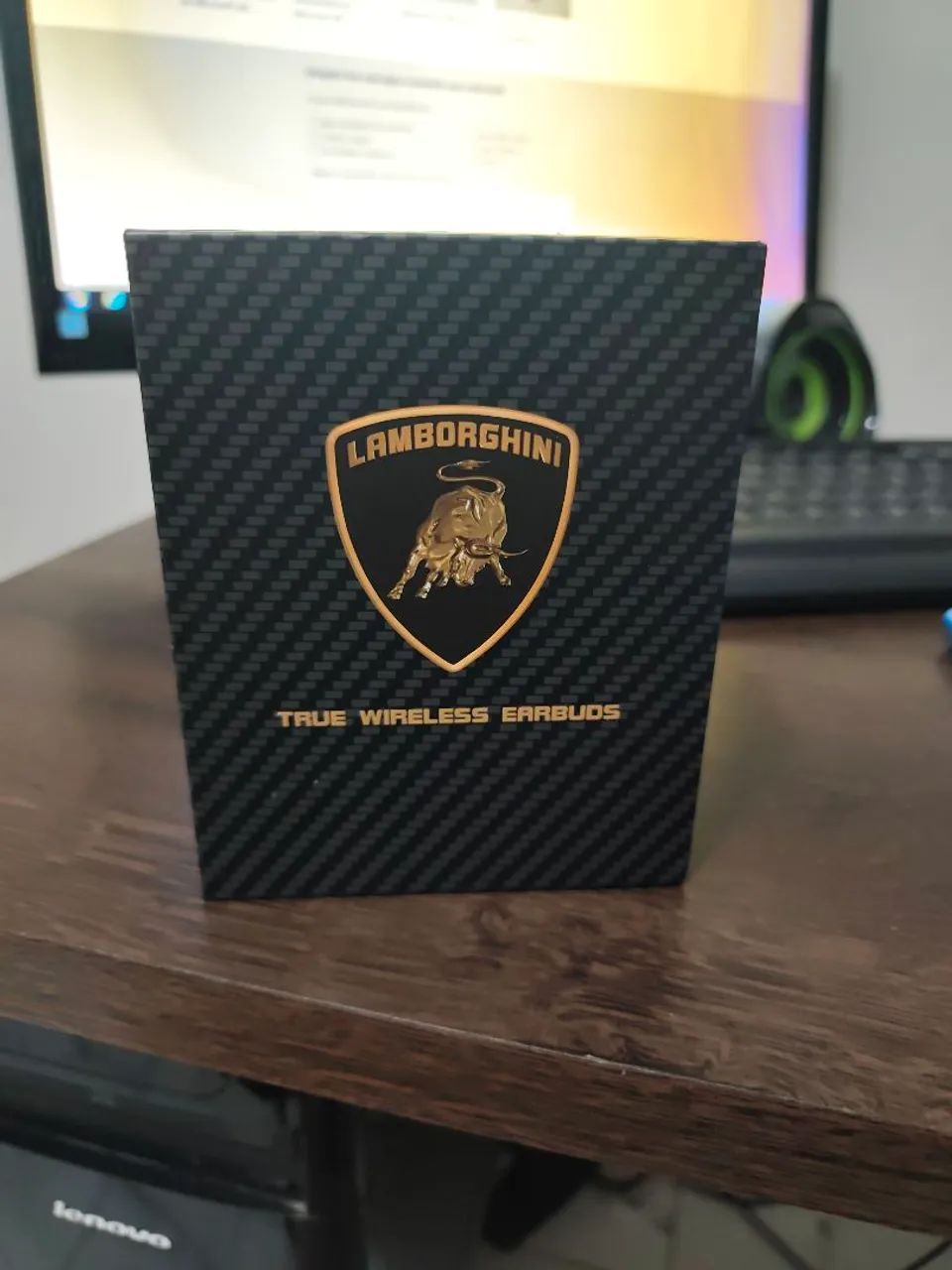 Fones de ouvido Lamborghini original.