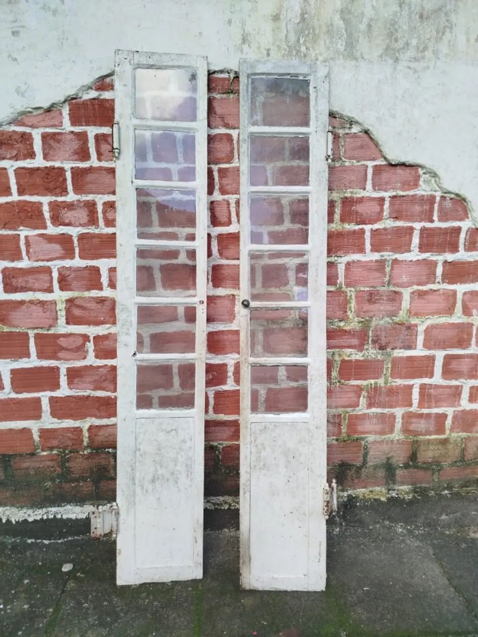 ANTIGUIDADE - Porta de madeira nobre maciça