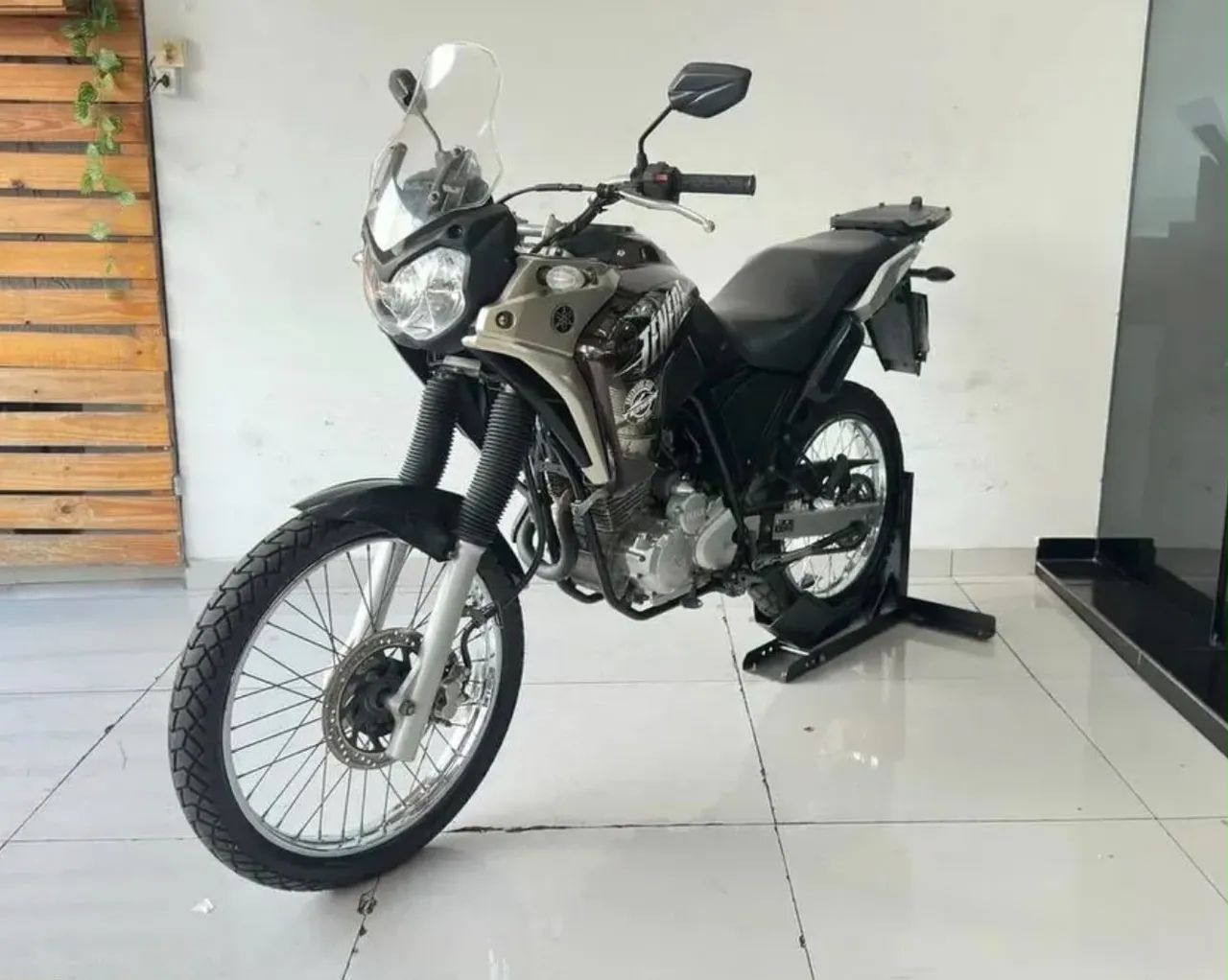 TENERE 250cc - No boleto.
