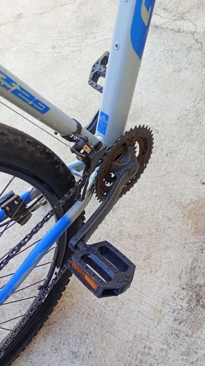 Bicicleta GTI usada,em perfeito estado  vem com capacete de brinde  - Foto 2
