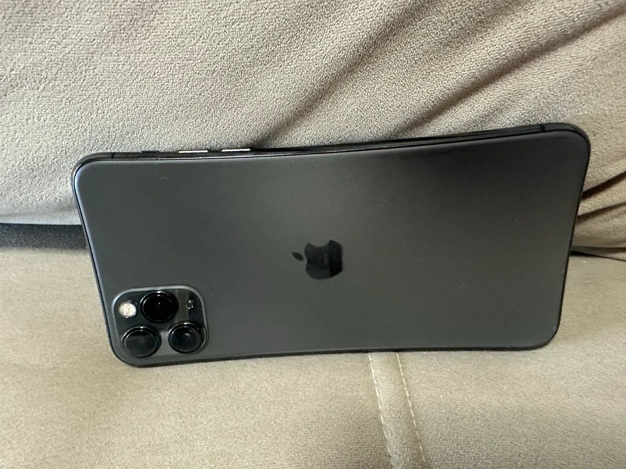 IPhone 11 Pro Max 256 - Foto 3