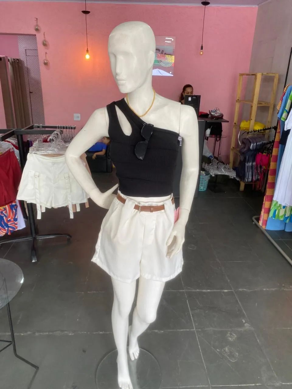 Manequins, araras , balcão , cabides , loja roupa  - Foto 5