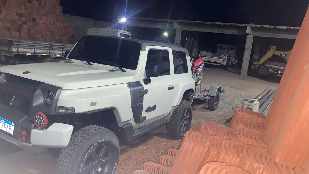 Troller T-4 T-4 4x4 3.2 20V Tdi Cap. Rígida Diesel 2017