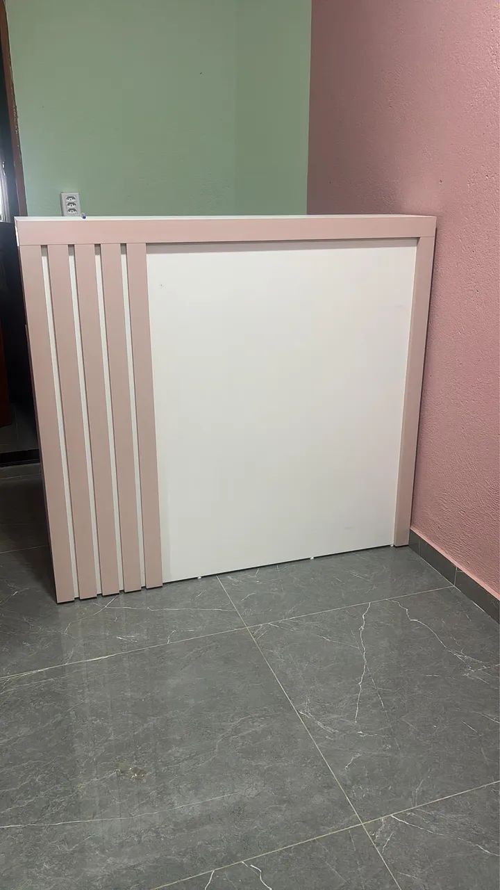 Vendo uma arara e um balcão de loja !