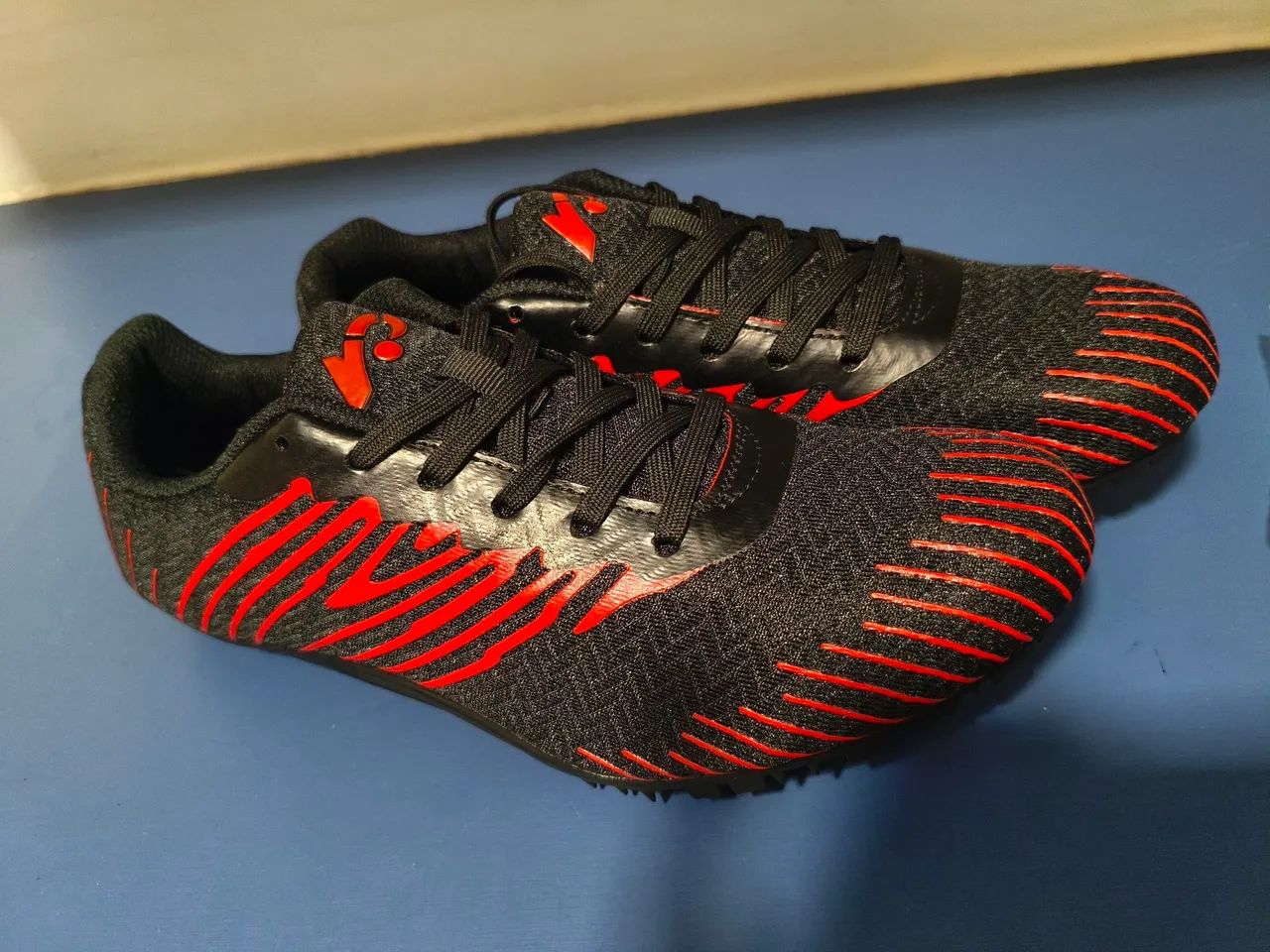 Sapatilha atletismo Black Tiger