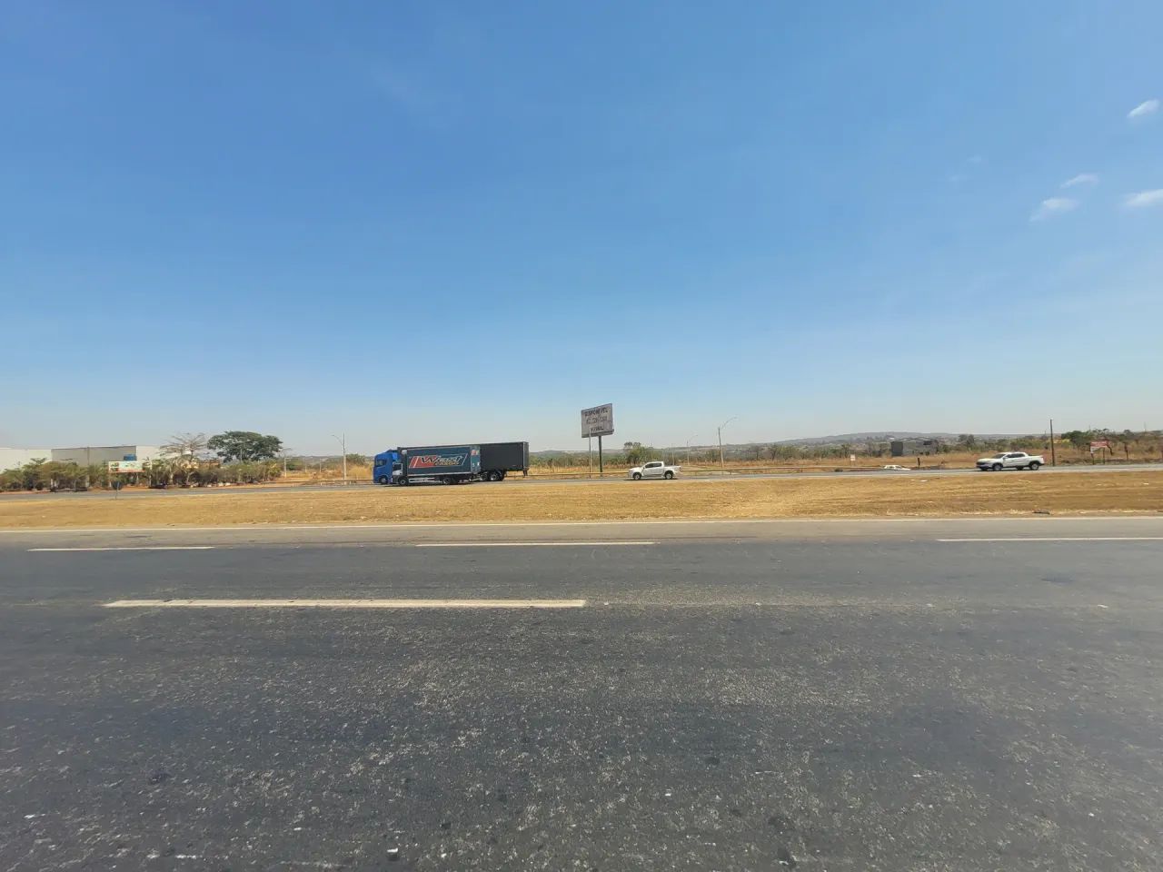 Área 1 quadra atrás da Br-153, bom para Galpão. - Foto 6
