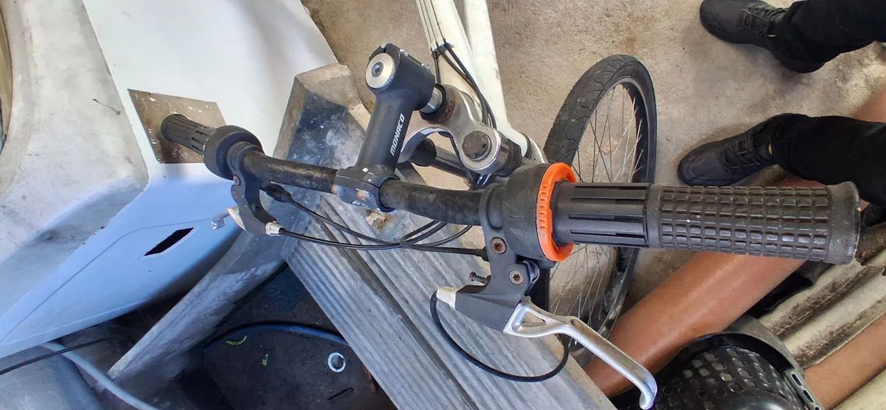 Bicicleta aro 26 em bom estado  - Foto 3