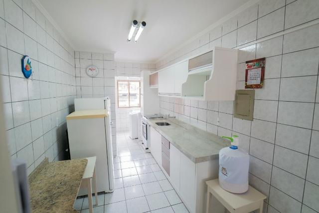 Apto 3 Dormitórios, bem localizado, mobiliado, ótimo histórico de locação de temporada - Foto 2