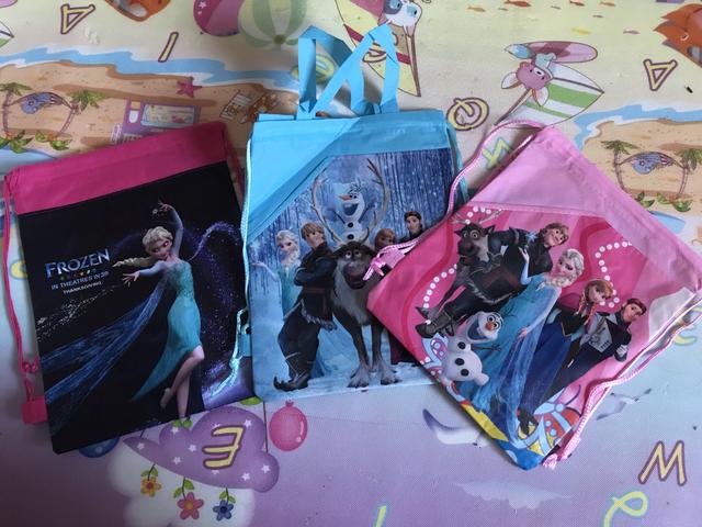 Mochilas/ sacolas Frozen - Foto 4