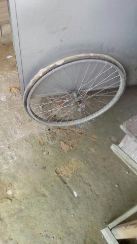 Vendo carrinho pra churrasco novo nunca usado - Foto 3