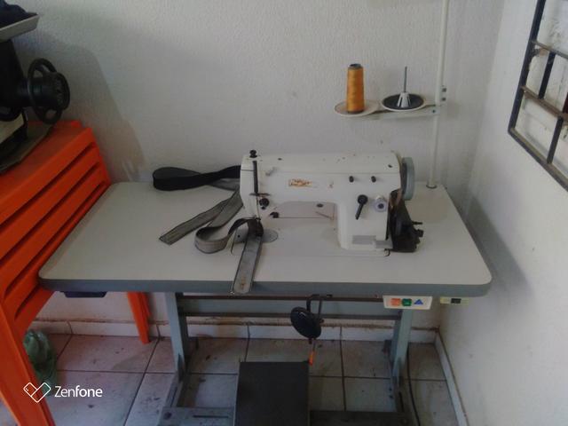 Máquina de costura reta Zig Zag 20U semi nova revisada - Foto 2