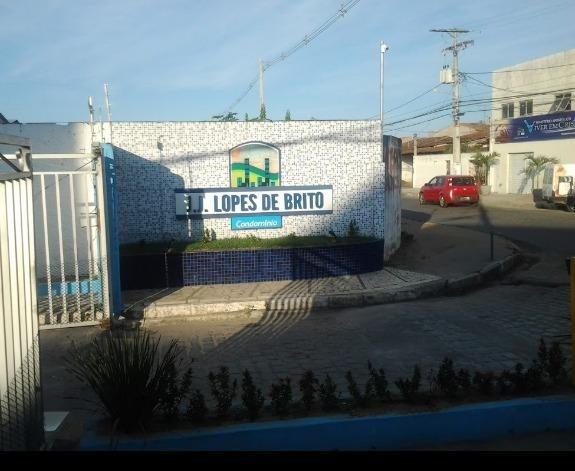 Apartamento 2/4 mais dependencia - Vender Logo