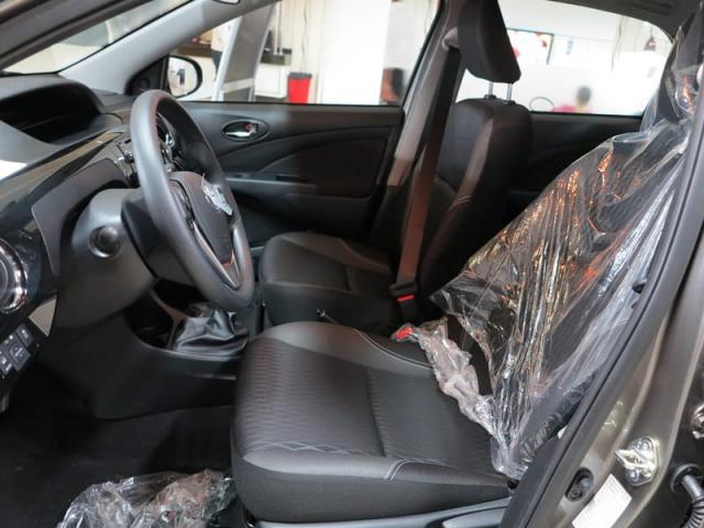 TOYOTA ETIOS SEDAN X PLUS 15 MT 19/20 - Foto 7
