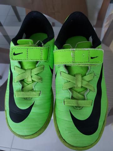 Chuteira Nike infantil sem cadarço - Foto 2