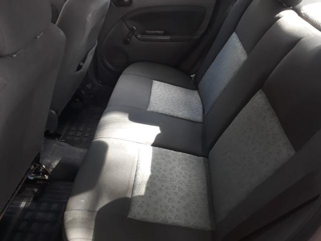 Fiesta Sedan 1.0 Zetec Rocam - Foto 8