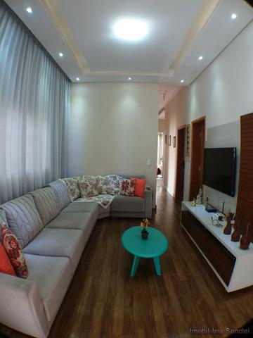 Casa em Cravinhos - Casa com 04 Dormitórios no Centro de Cravinhos