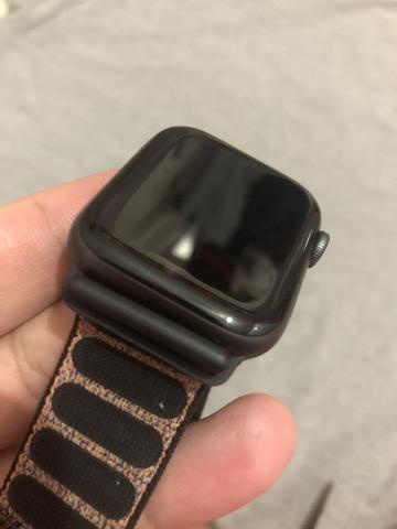 Vende-se apple watch series 4 44mm - Foto 2