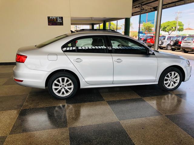 VW - Jetta Confortline - Foto 8