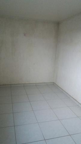 Alugo casa sobrado - Foto 5
