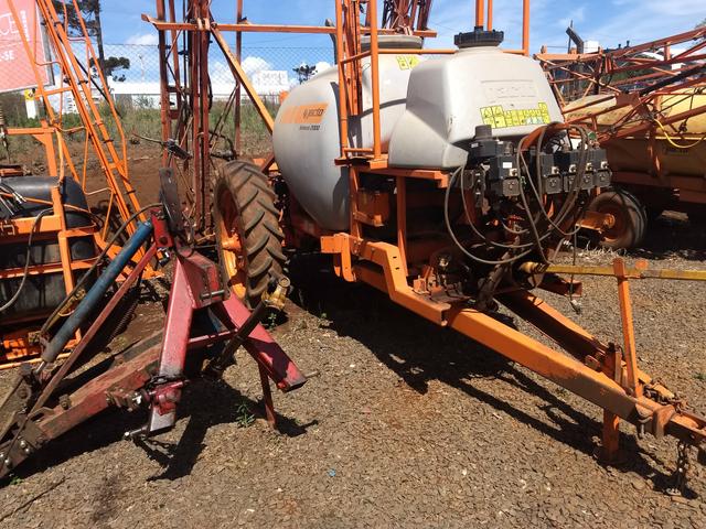 Pulverizador jacto 2000lt advance eletroeletrônico 18mt 2014