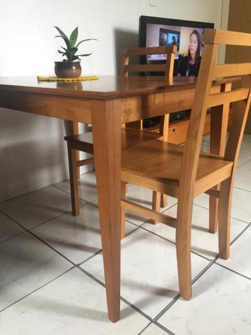 Mesa de jantar - 4 lugares - Madeira -Pé palito + 2 cadeiras - Foto 3