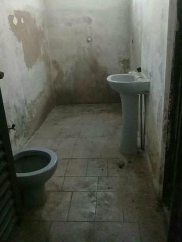 Vende -se uma casa com garagem, sala ampla, 3 quantos, cozinha ampla 1 banheiro e quintal - Foto 5