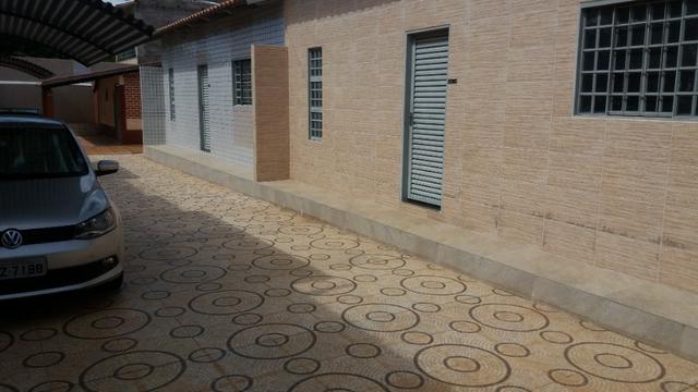 Alugo casa e kitinete no Senador Canedo