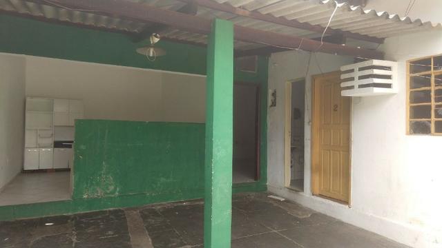 Excelente oportunidade. Casa e comércio bem localizada - Foto 2