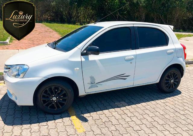 Toyota Etios 2013 HB 1.5 XLS - Foto 4