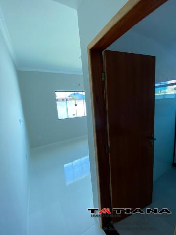 Lindíssima casa com 3 quartos, sendo 2 suítes em Itaipuaçu! - Foto 12