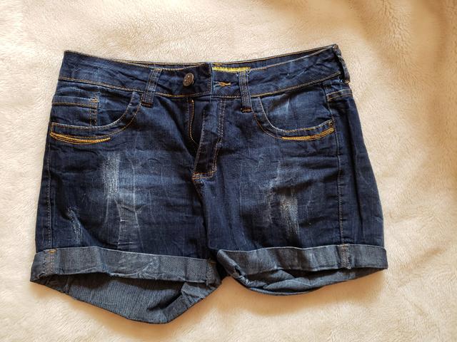 Short jeans escuro