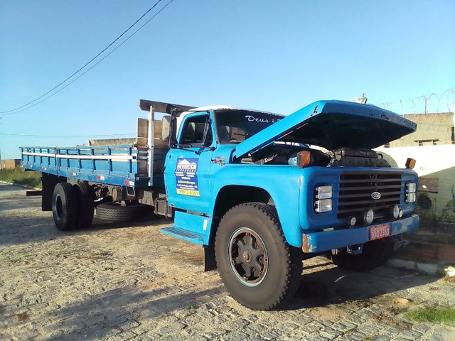 CAMINHÃO F13000 MIL ANO 1982