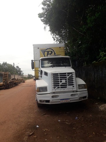 VENDO OU TROCO O CONJUNTO VOLVO 1995