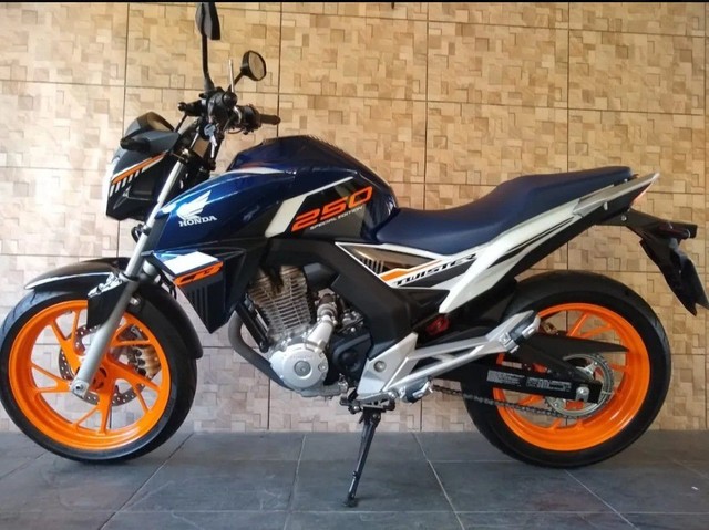HONDA CB 250 2020