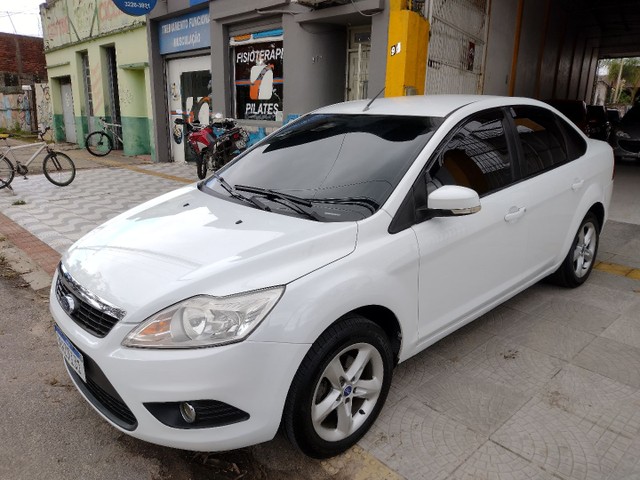FOCUS SEDAN 1.6