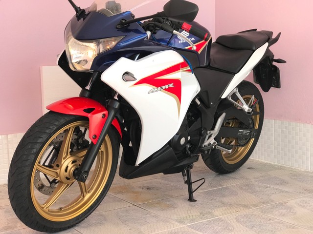 HONDA CBR 250R