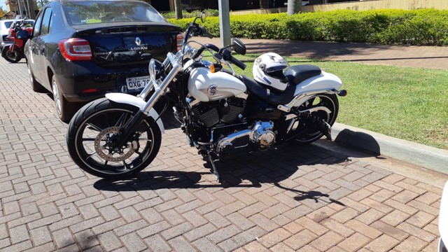 HARLEY DAVIDSON BREAKOUT  SOFTAIL  2016