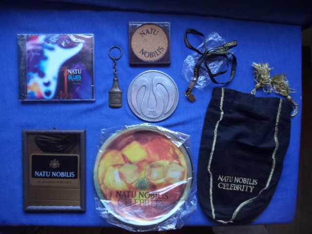 Kit com 8 itens colecionaveis do Natu Nobilis