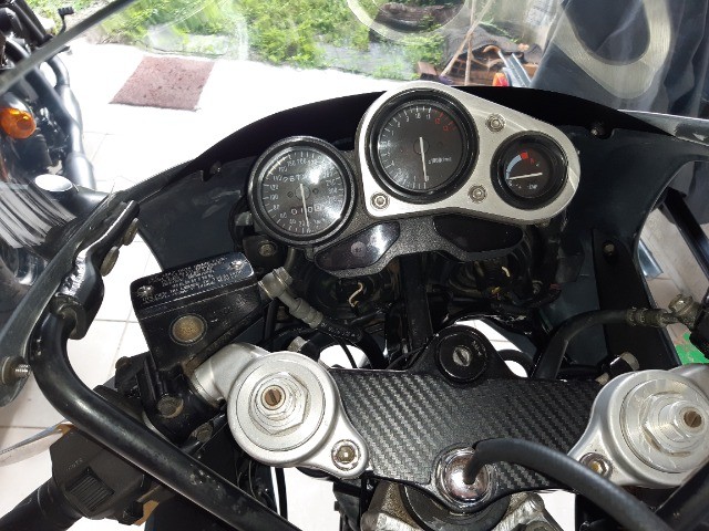 Motocicleta esportiva  Suzuki 1100 cilindradas