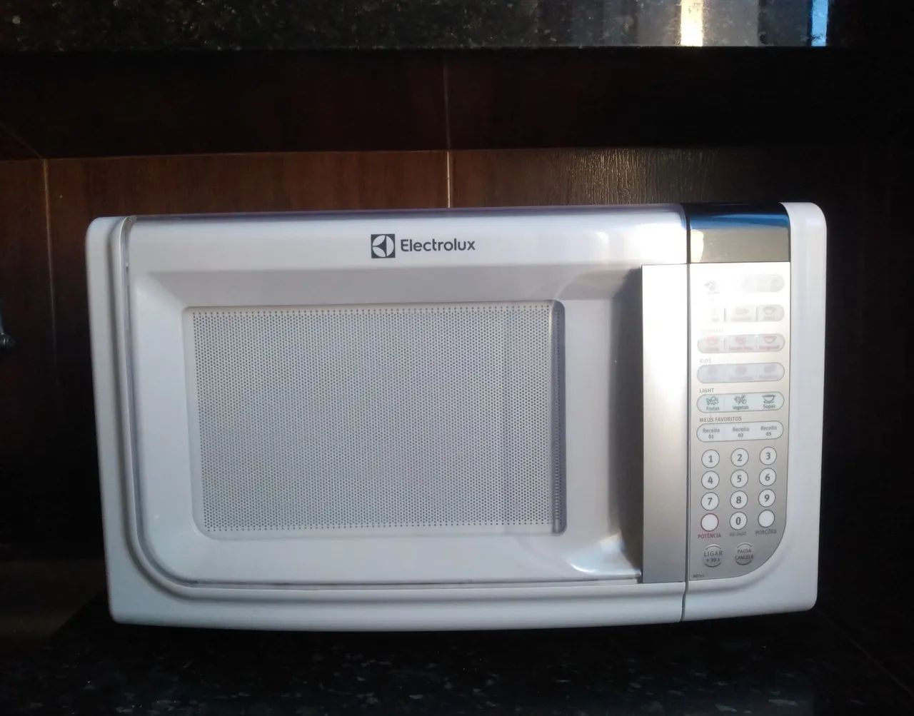 Microondas Eletrolux Branco 220v 31Litros - Fogões e Fornos - Paracambi