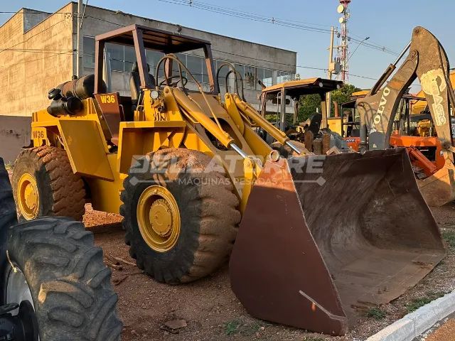 Pá Carregadeira CASE W36 1988