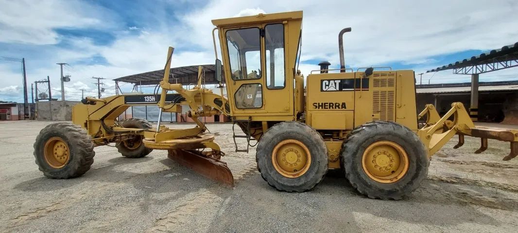 Motoniveladora, marca Caterpillar, modelo 135H, ano 1999 - Foto 6
