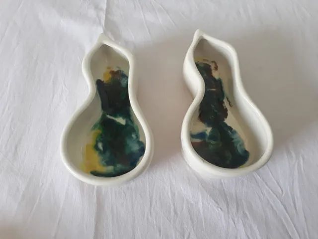  Petisqueira em formato de pêra.