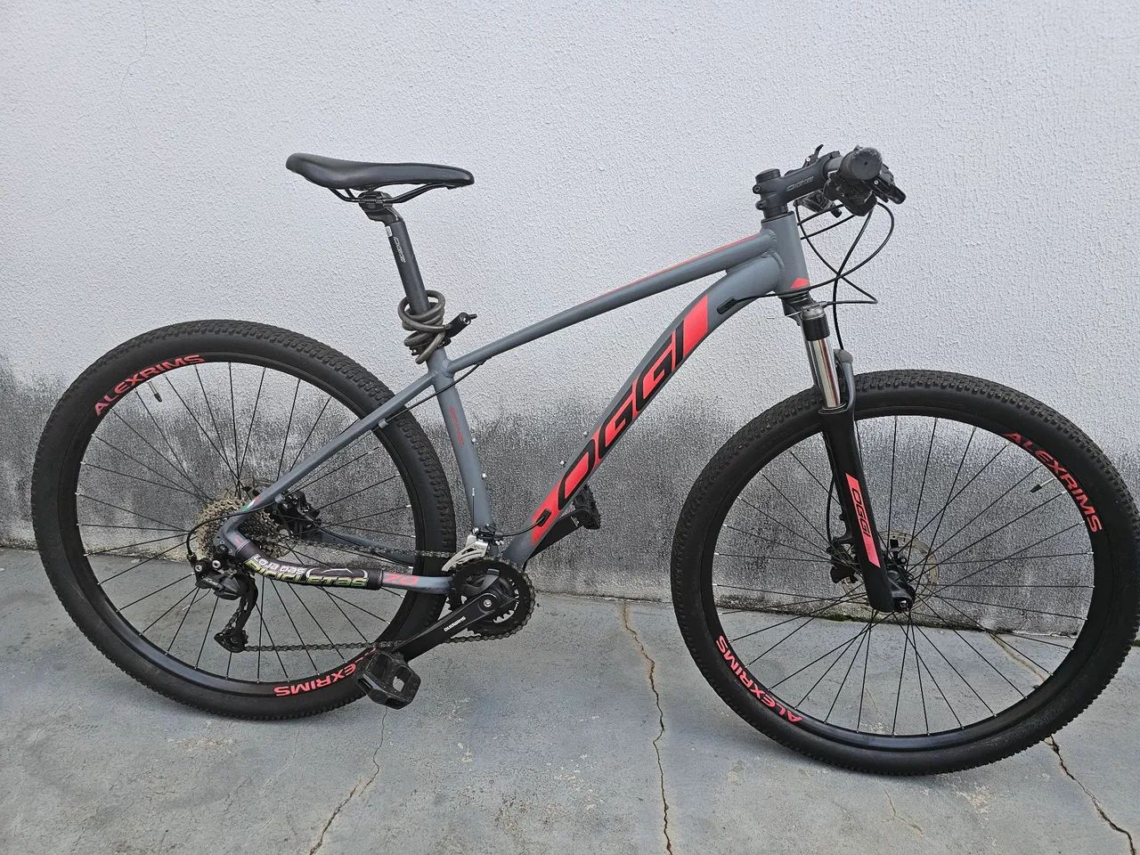 Bicicleta Oggi aro 29 (Semi nova)