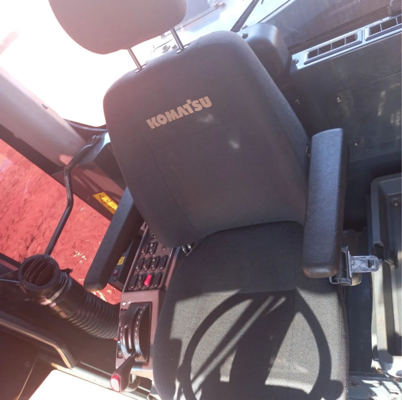 Motoniveladora Komatsu GD655 ano 2021 com 5800 horas, no MS - Foto 4