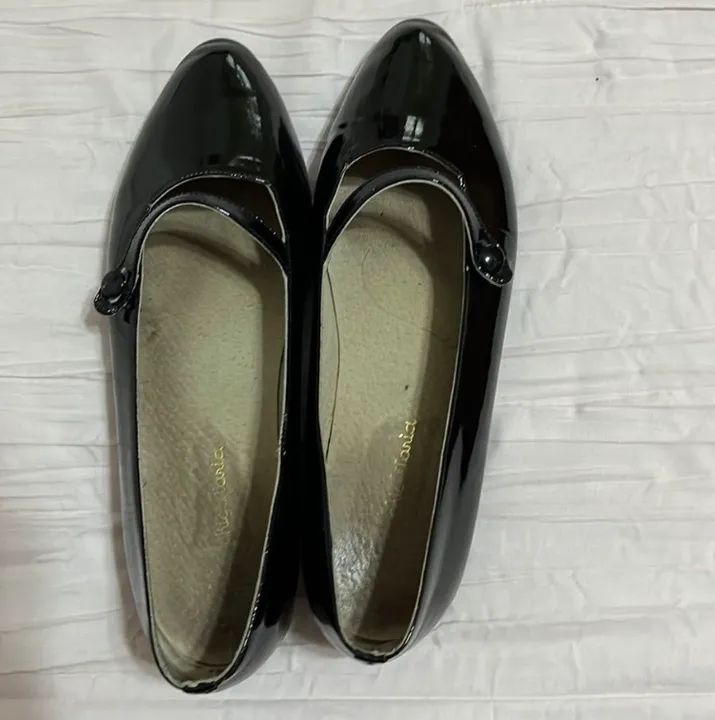 Sapatilhas pretas de verniz, número 35 - Foto 4